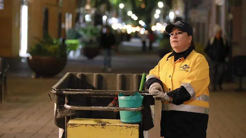 mujeres que trabajan de madrugada en el Centro